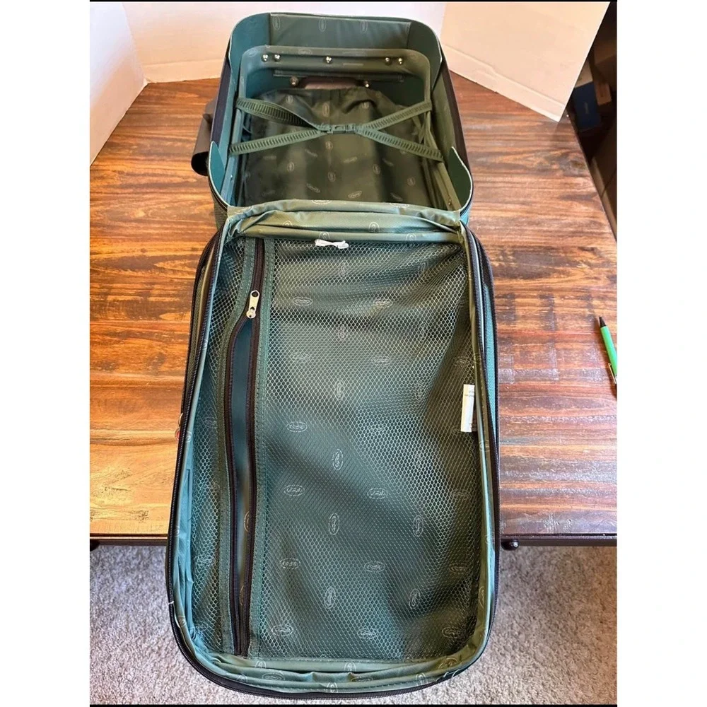 Atlantic‎ Forest Green Rolling Carry On Suitcase 21
